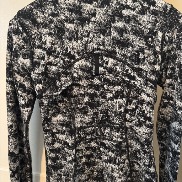 lululemon athletica Black & White Marbled Zip Jacket - Picture 2 of 3